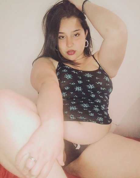 XFREYAAXX nude actress pictures