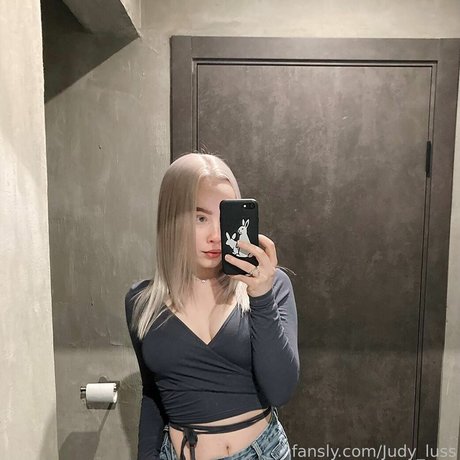 deni  dragons art pornstar pics