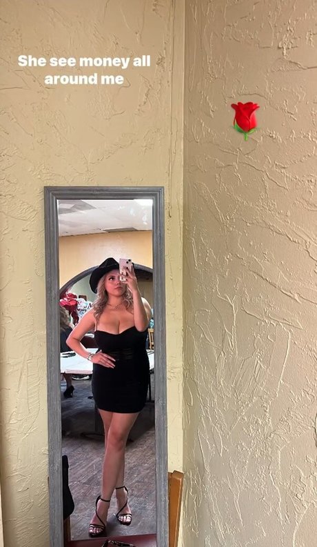 Inez Curiel sexy pornstar img