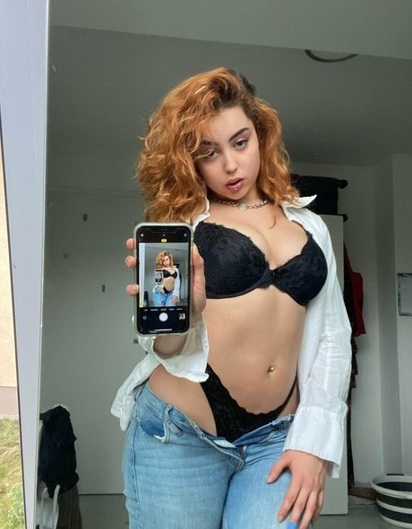 ucanthandlemia2 0 naked actress pic