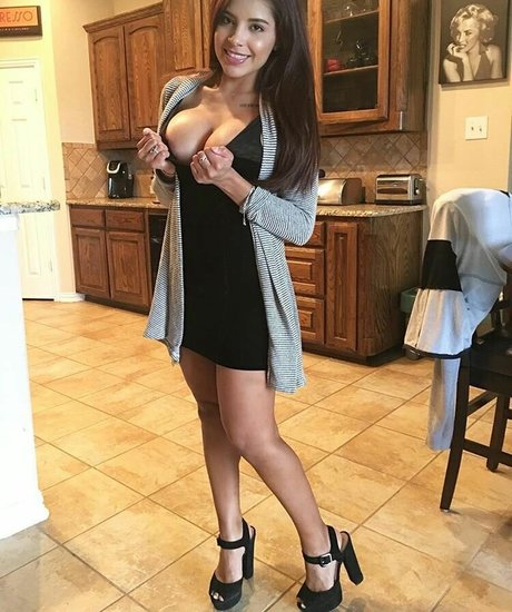 Skylerlo nudes model pics