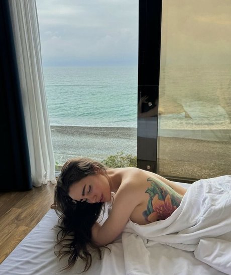 Toma Zhdanova pornstar exclusive pic