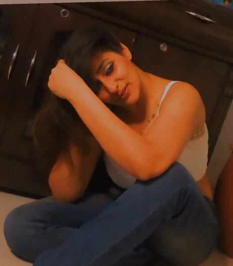 Vansheen Verma Sumbriya nudes actress photo