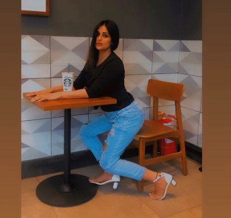Vansheen Verma Sumbriya star naked picture