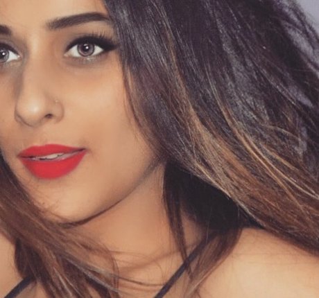 Vansheen Verma Sumbriya star free pics