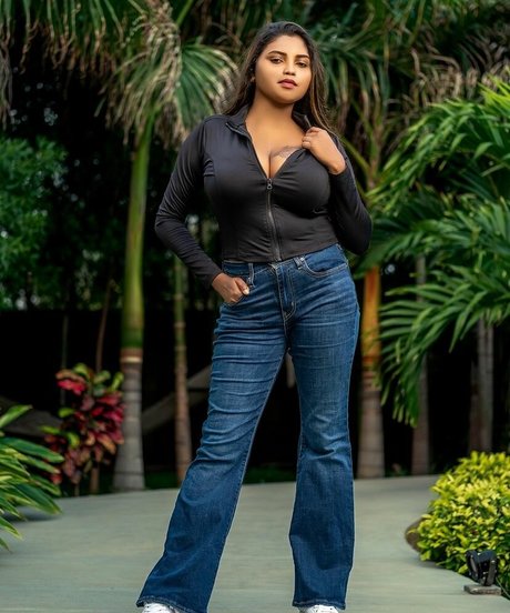 Elakkiya Rajendran art pornstar gallery