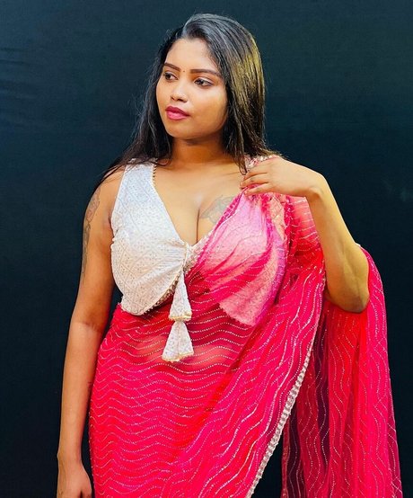 Elakkiya Rajendran high quality actress image