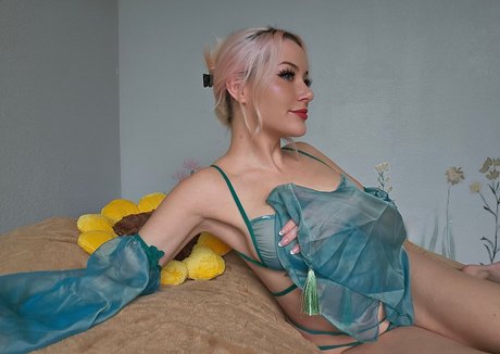 ItsLeslie pornstar nude archive