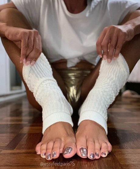 Jessyfeetparis naked pornstar img