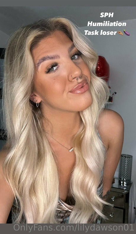 lilydawson01 star nudes images