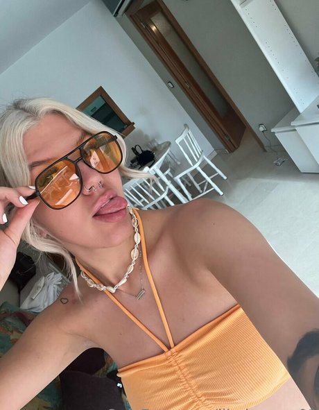 lilydawson01 pornstar beautiful img