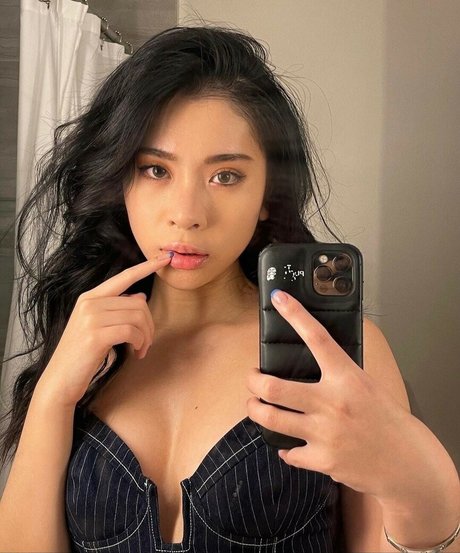 Jetsetchlo erotic model galleries