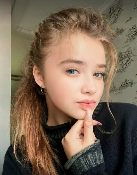 famous girls onlyfans nudes pictures