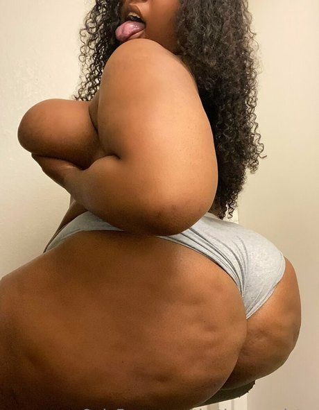 thatisssmysister star hot picture