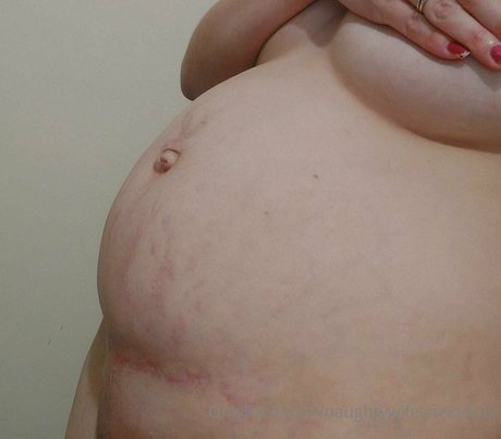 naughtywifeynextdoor model nudes galleries