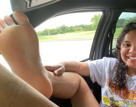 etherealdemie feet naked model picture