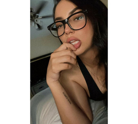 Perla Lucero sexy pornstar pictures