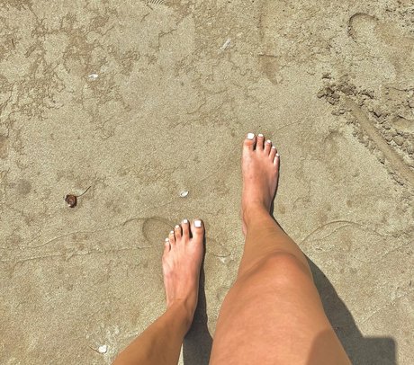 walkingaia nudes model pic