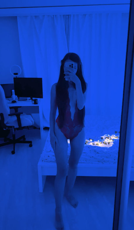vas1l1ne sexy model image