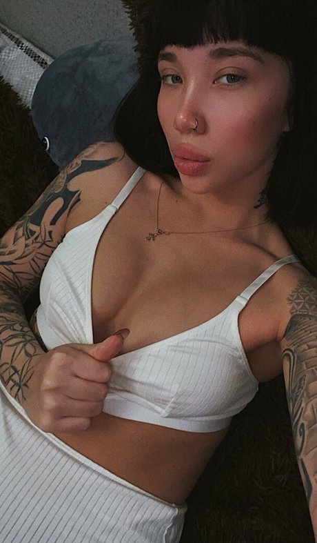 polina molly nude star pics
