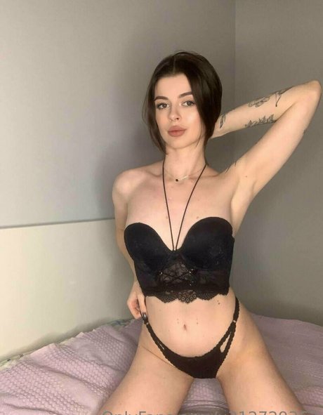 kira williams model img