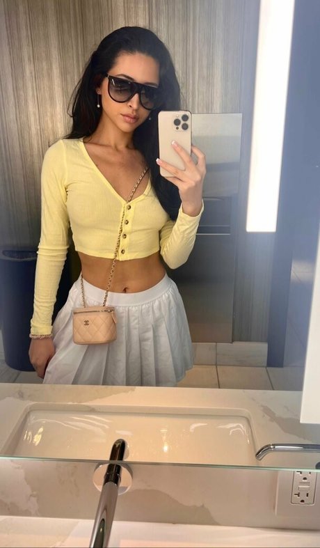 Serena Milan pornstar pretty archive