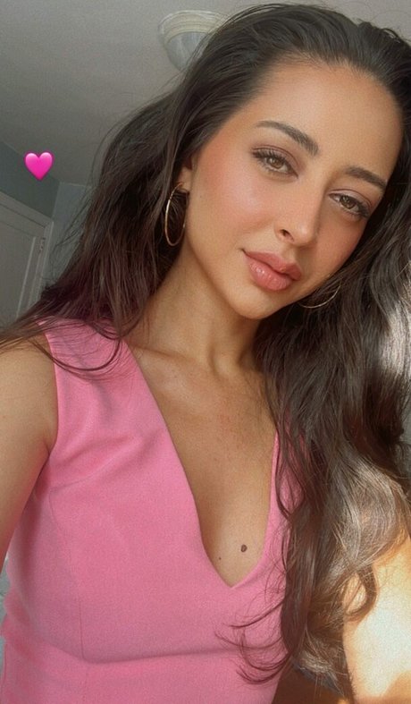 Serena Milan nudes model pics