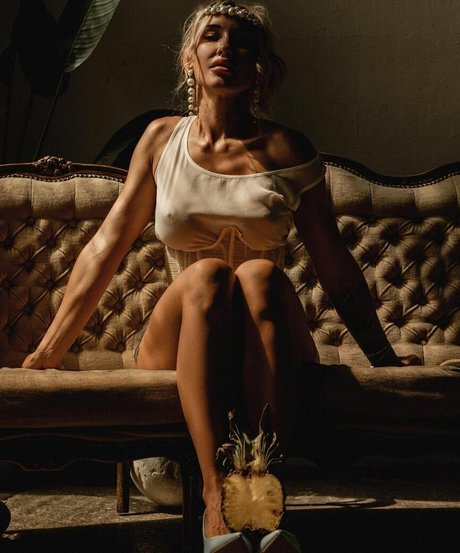 Ksusha Lioness pornstar erotic image