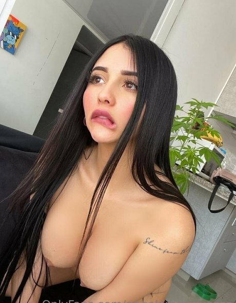 Angela Rodriguez pretty model image