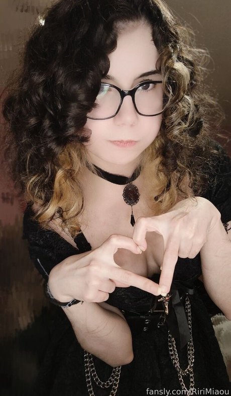 RiriMiaou pretty pornstar archive