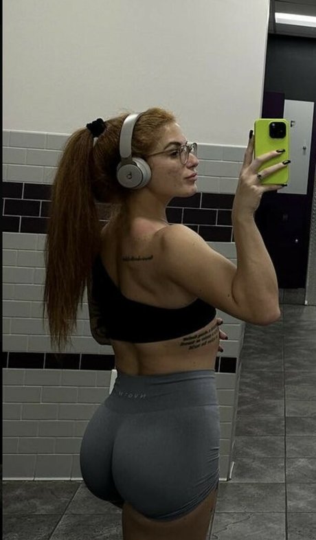 musclemommmmy pornographic model photo