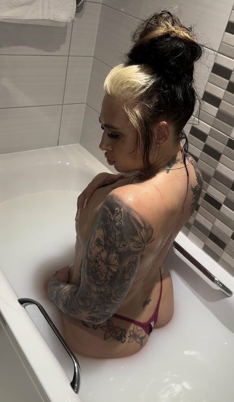 Ruby RoseVIP pornstar naked pic