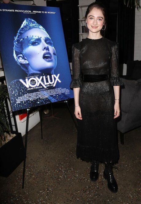 Raffey Cassidy naked star photos