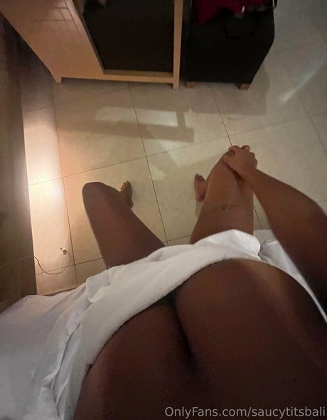 saucytitsbali nude model pics