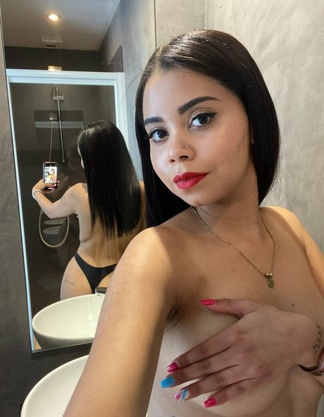 stefaniaqos model porn pictures