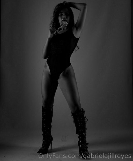 gabrielajillreyes naked star galleries