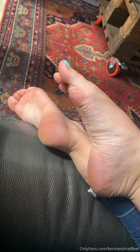 kenziessmallfeet adult model archive