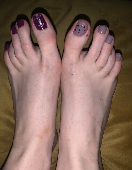theselilpiggie6 xxx model image
