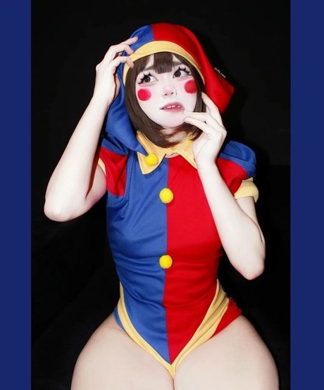 little mewi nude model image