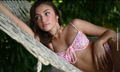 Pr3sley erotic model image