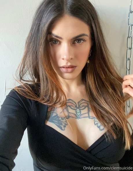 Clem French Sg model pornographic pics