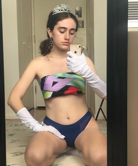 Rachel Sennott model porn img
