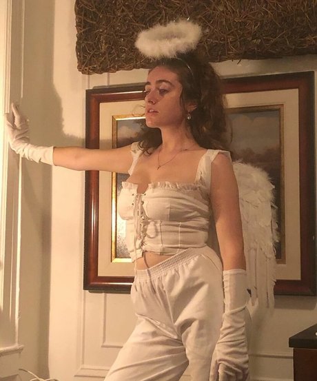 Rachel Sennott star hot photo