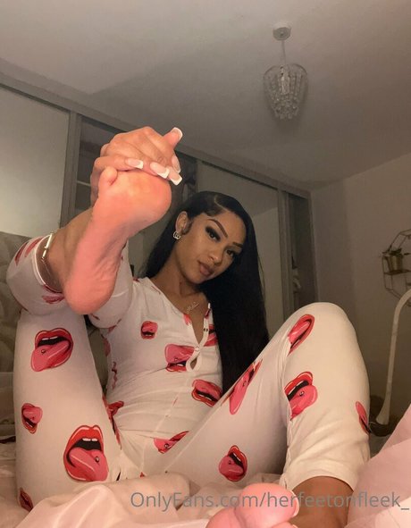 herfeetonfleek nude actress img