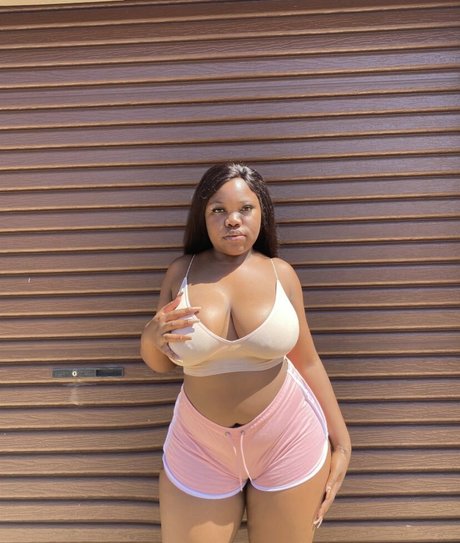 Wandi Ndlovu beautiful actress photo