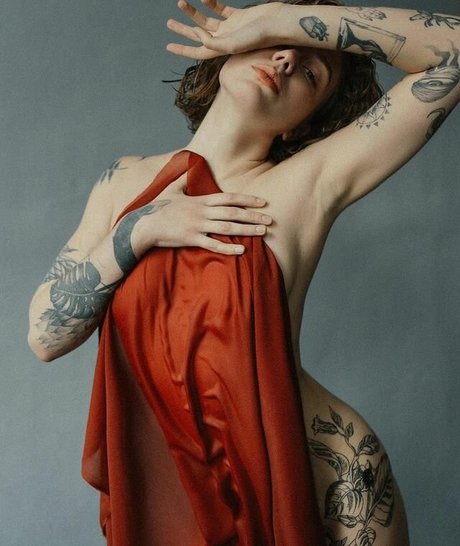 SonyaLekler model nude archive