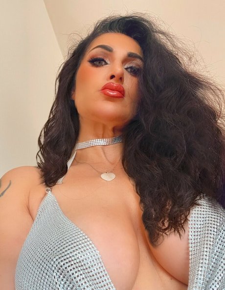 Hottash33 high quality pornstar pictures