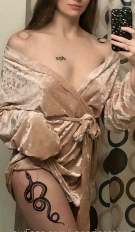lingeringtease model pretty gallery