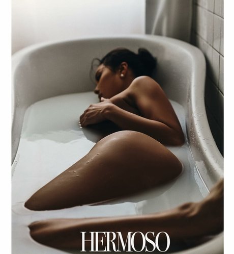ShinyooJeong naked pornstar pic