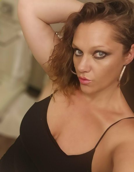 headingeastorwest erotic star image